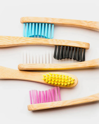 Cepillo de dientes de bambú para adultos - Mediano (mango plano)