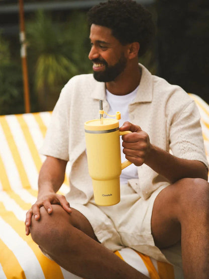 Vaso de viaje isotérmico Qwecth de 900 ml con sabor a limón escarchado